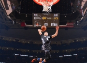 开云体育入口-库里式节奏魔法，当76人遇上快船，谁主沉浮？