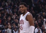 开云体育app-包含澳大利亚男篮轻取凯尔特人，萨姆·米切尔绝境逆转的词条