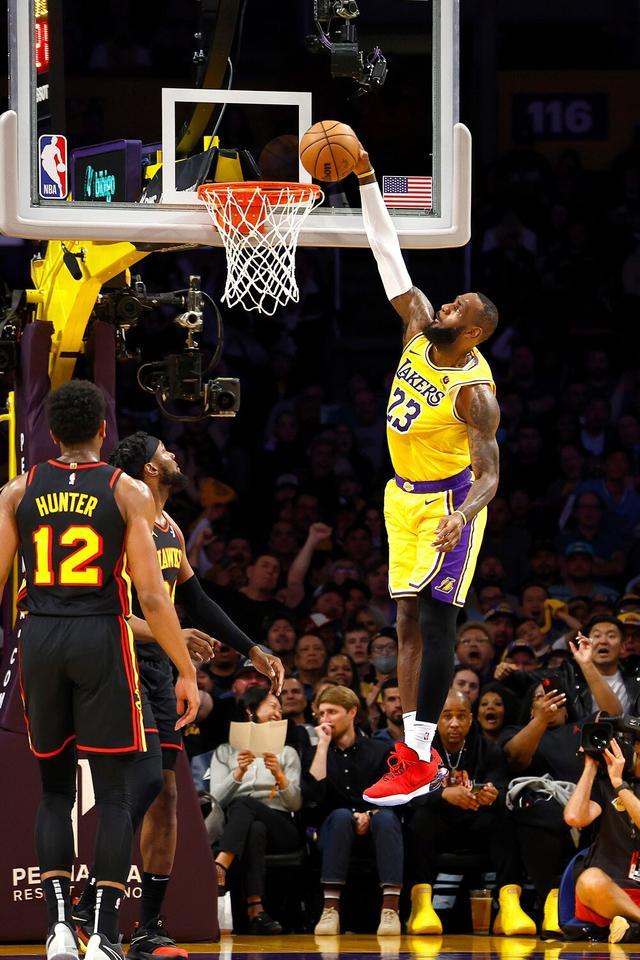 勇士力克美国男篮，拉塞尔打破历史纪录的简单介绍