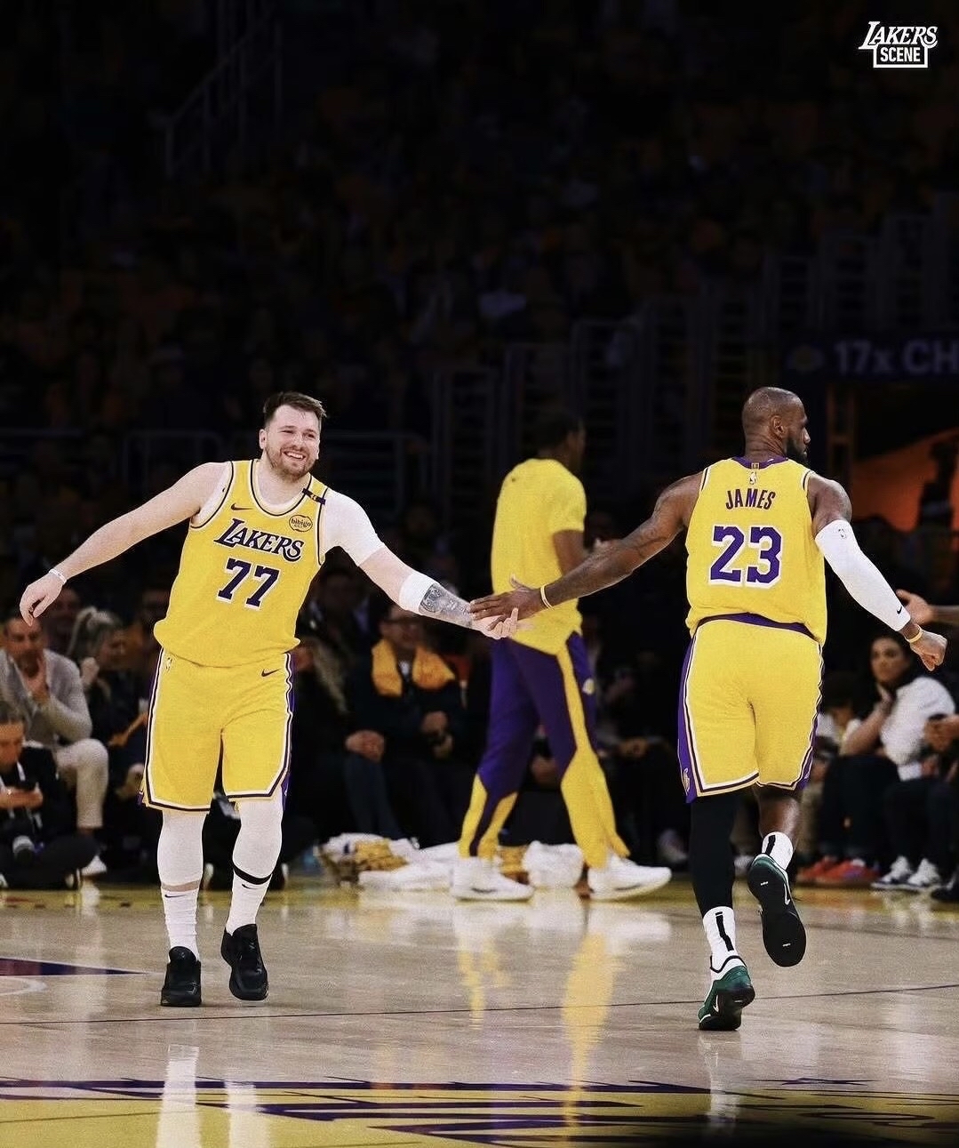 包含湖人B队完胜爵士，莫兰特制霸全场的词条