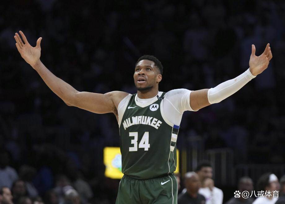 包含雄鹿B队鏖战热火，字母哥高光表现的词条