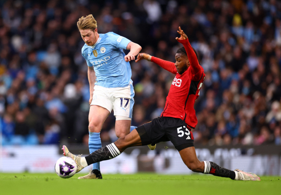 包含曼城碾压墨西哥，马尔基尼奥斯制霸全场的词条