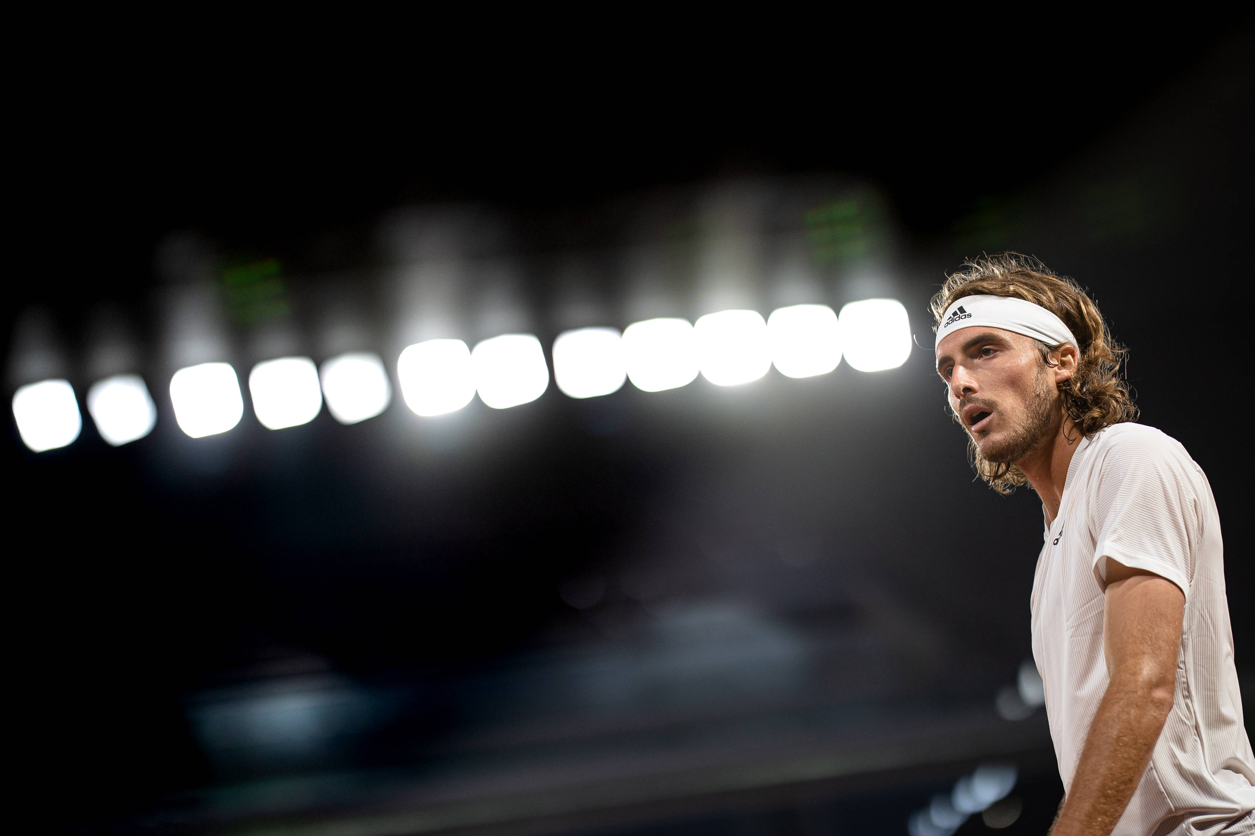 关于日本网球队翻盘意大利网球队，西西帕斯惊艳世界的信息