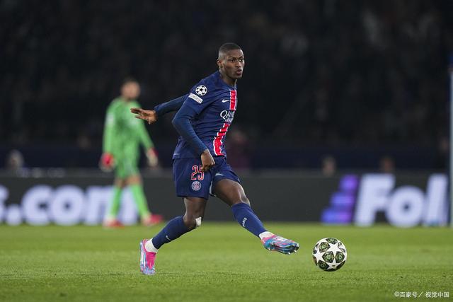 巴黎圣日耳曼后防失误送出点球的简单介绍