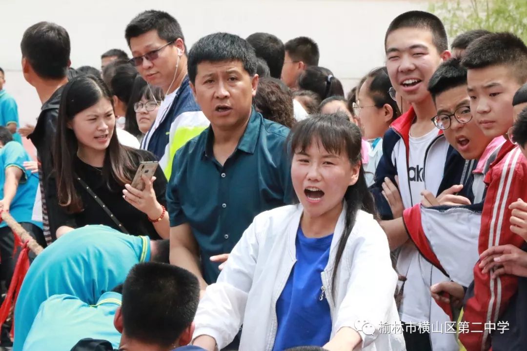 南极精神：南极熊队凭借团结一心赢得胜利