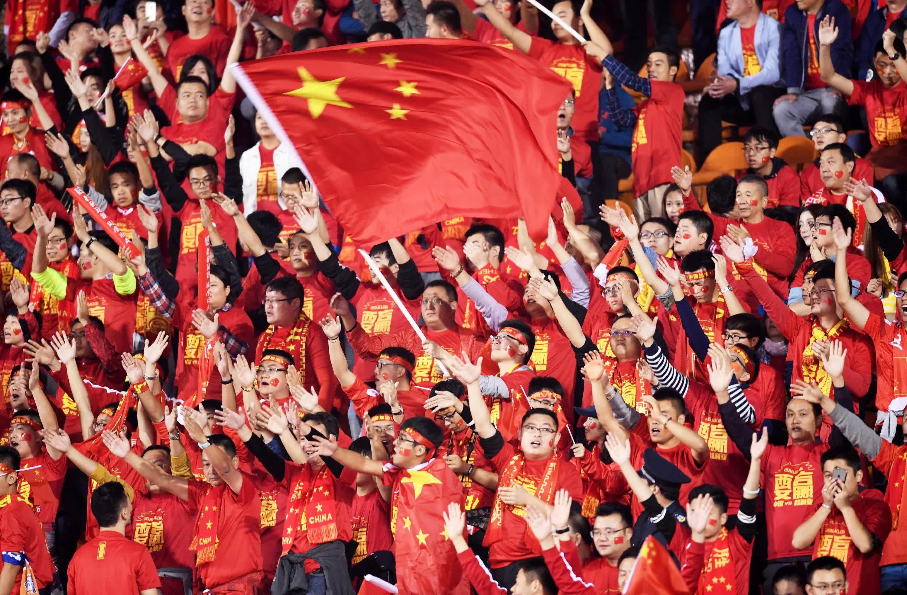 足球比赛中,中国队创造历史性胜利的简单介绍 足球比赛中,中国队创造历史性胜利的简单介绍