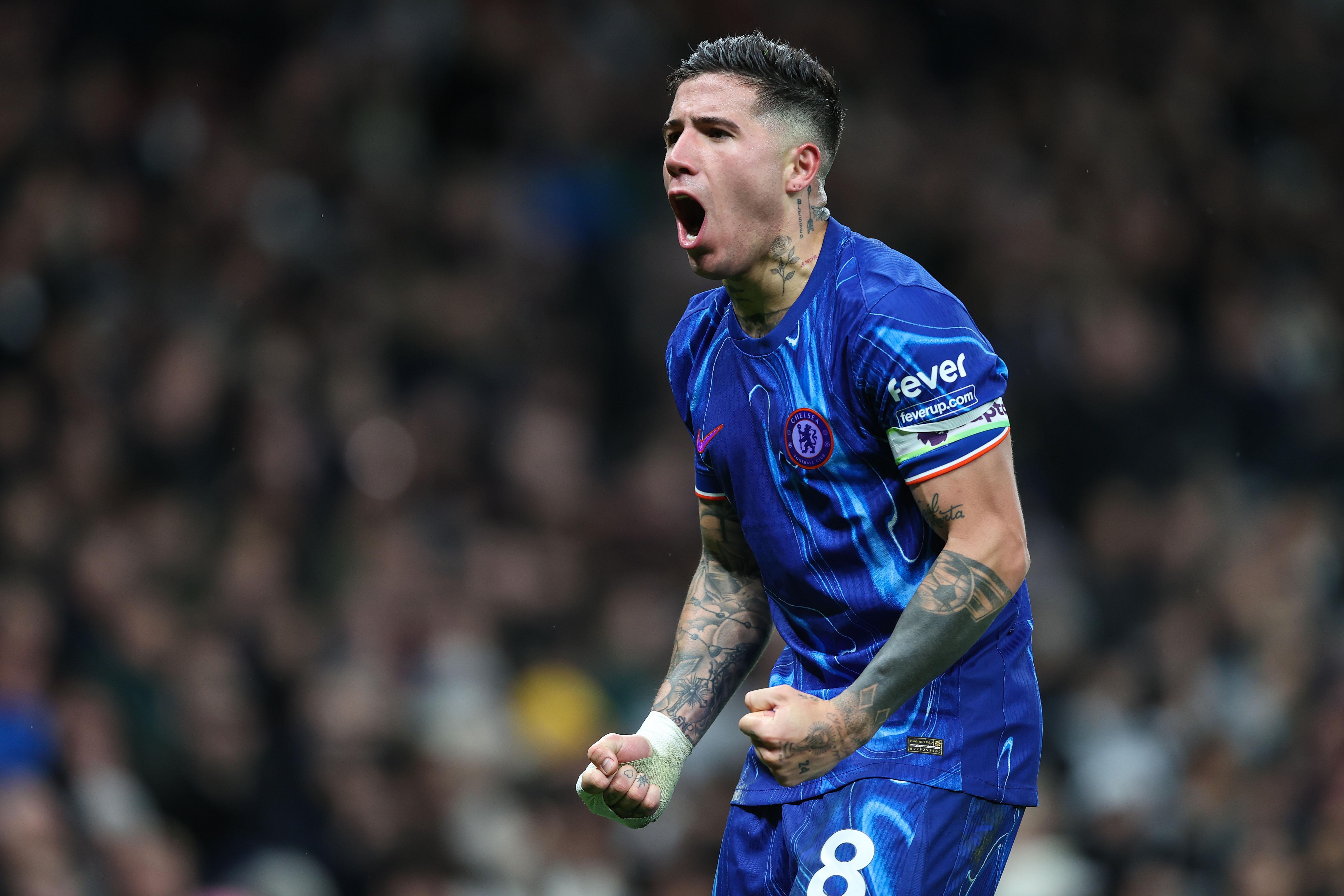 包含足球比赛看点：球场上各显神通的词条