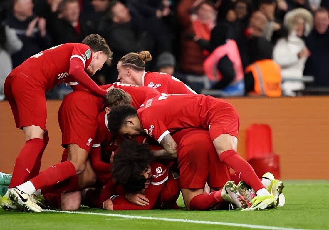 包含利物浦主场击败南安普顿，稳固领跑位置的词条