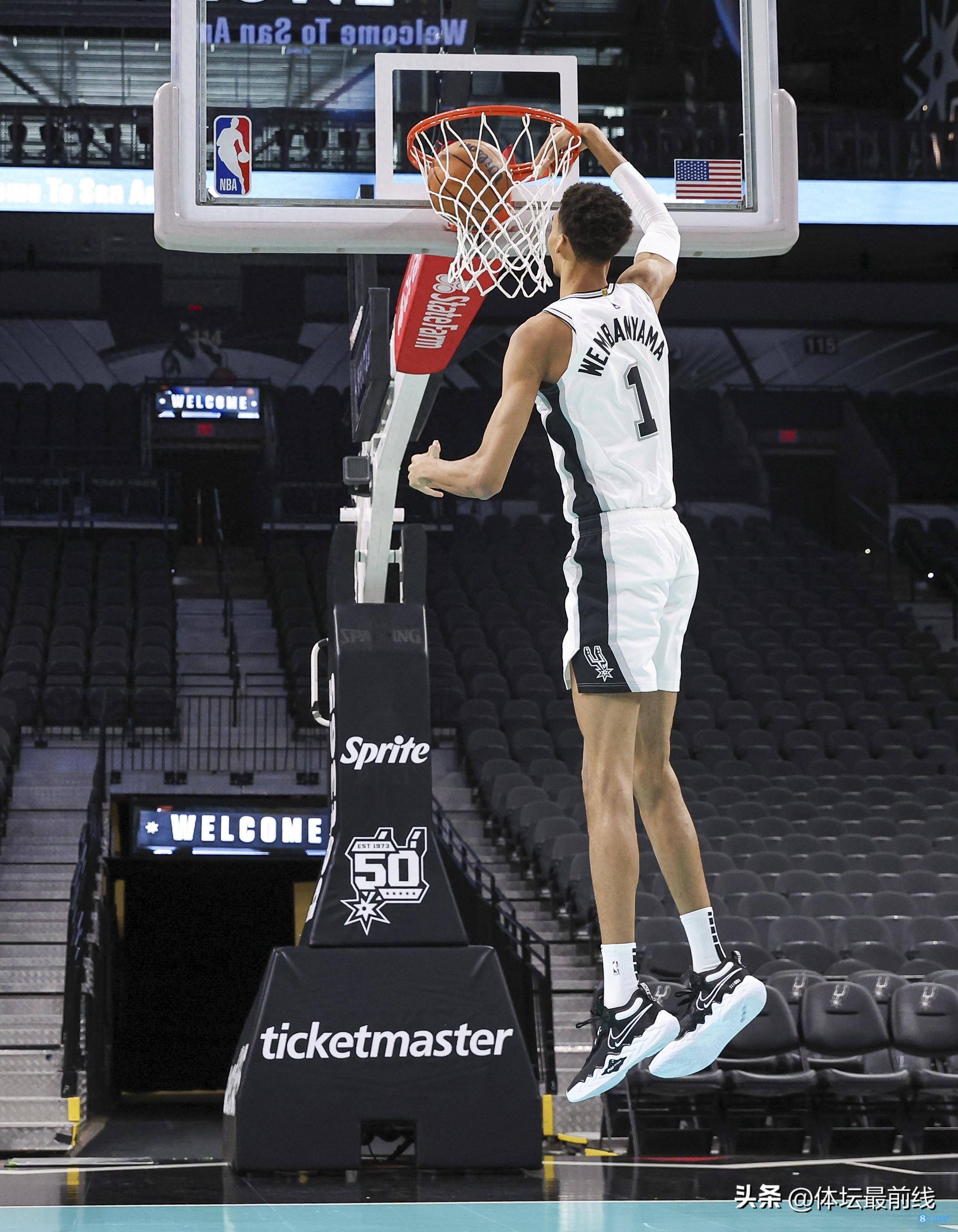 凯尔特人轻取巴西男篮，詹姆斯绝境逆转的简单介绍